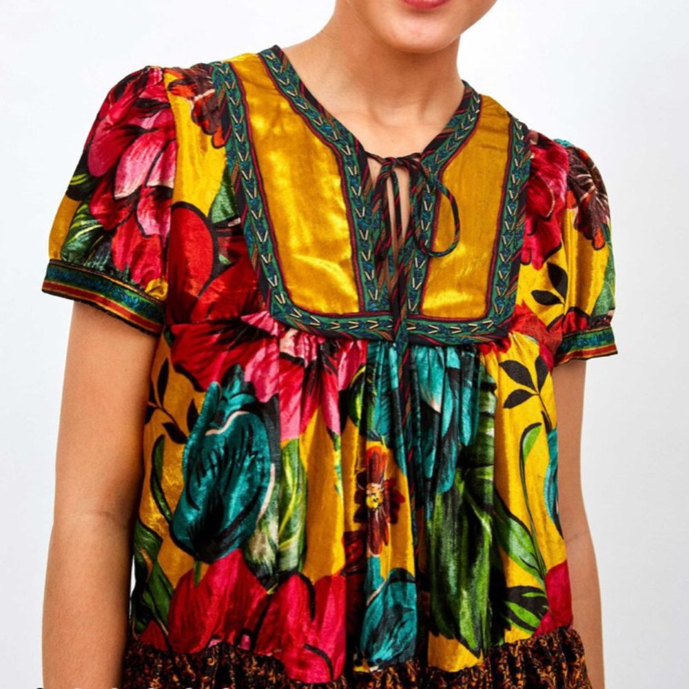 $5.95 Ship- Farm Rio Winter Garden Velvet Blouse